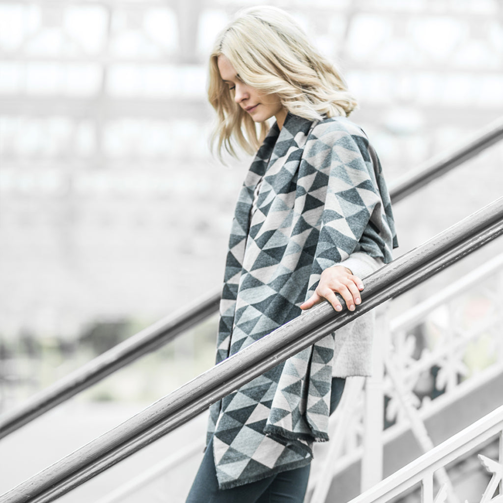 Tutti grey/charcoal geometric design wrap - Ellimonelli