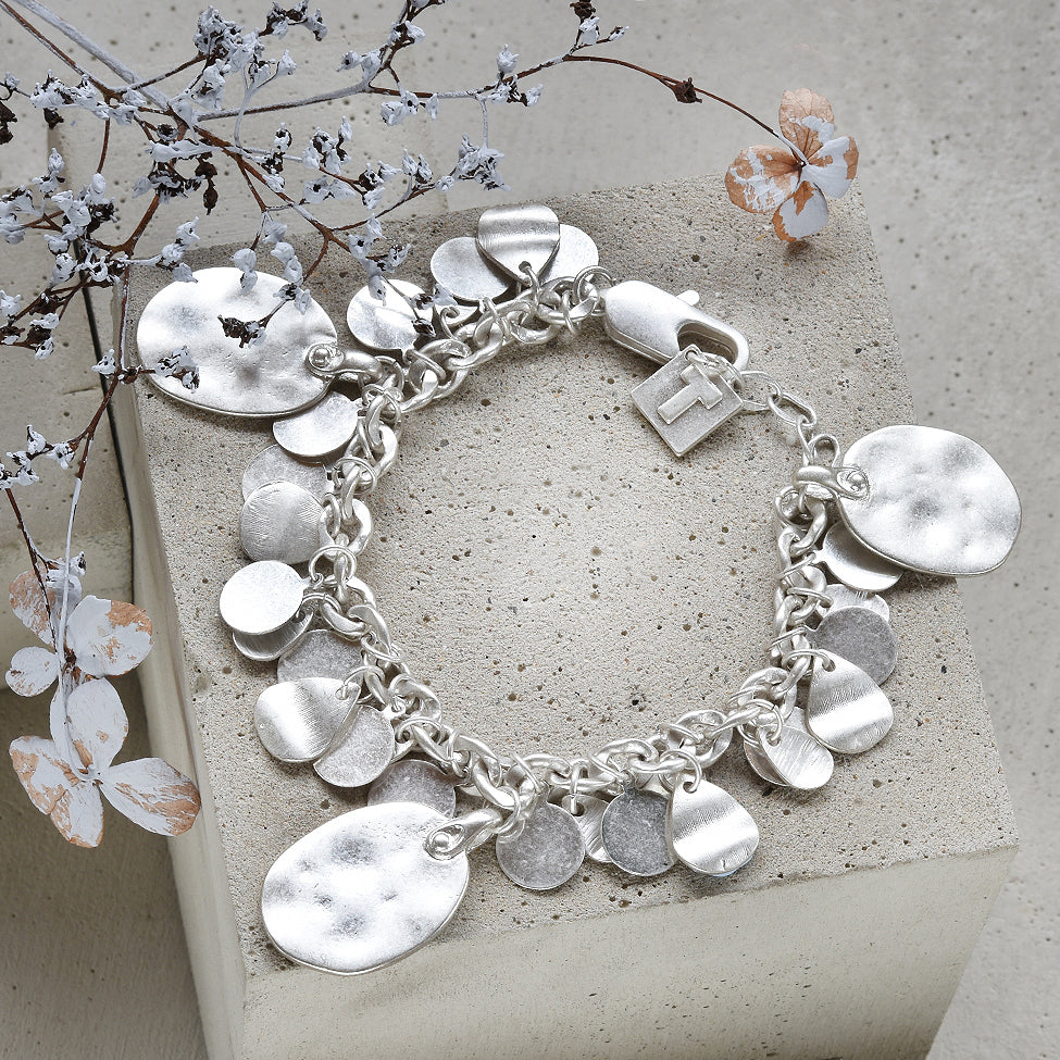 Tutti antique silver finish hammered oval charm bracelet - Ellimonelli